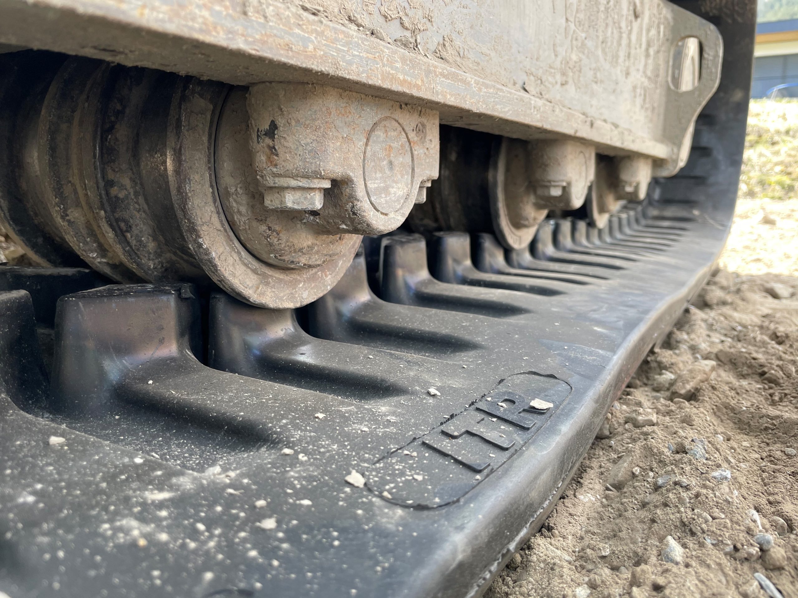 How to measure and replace rubber tracks
