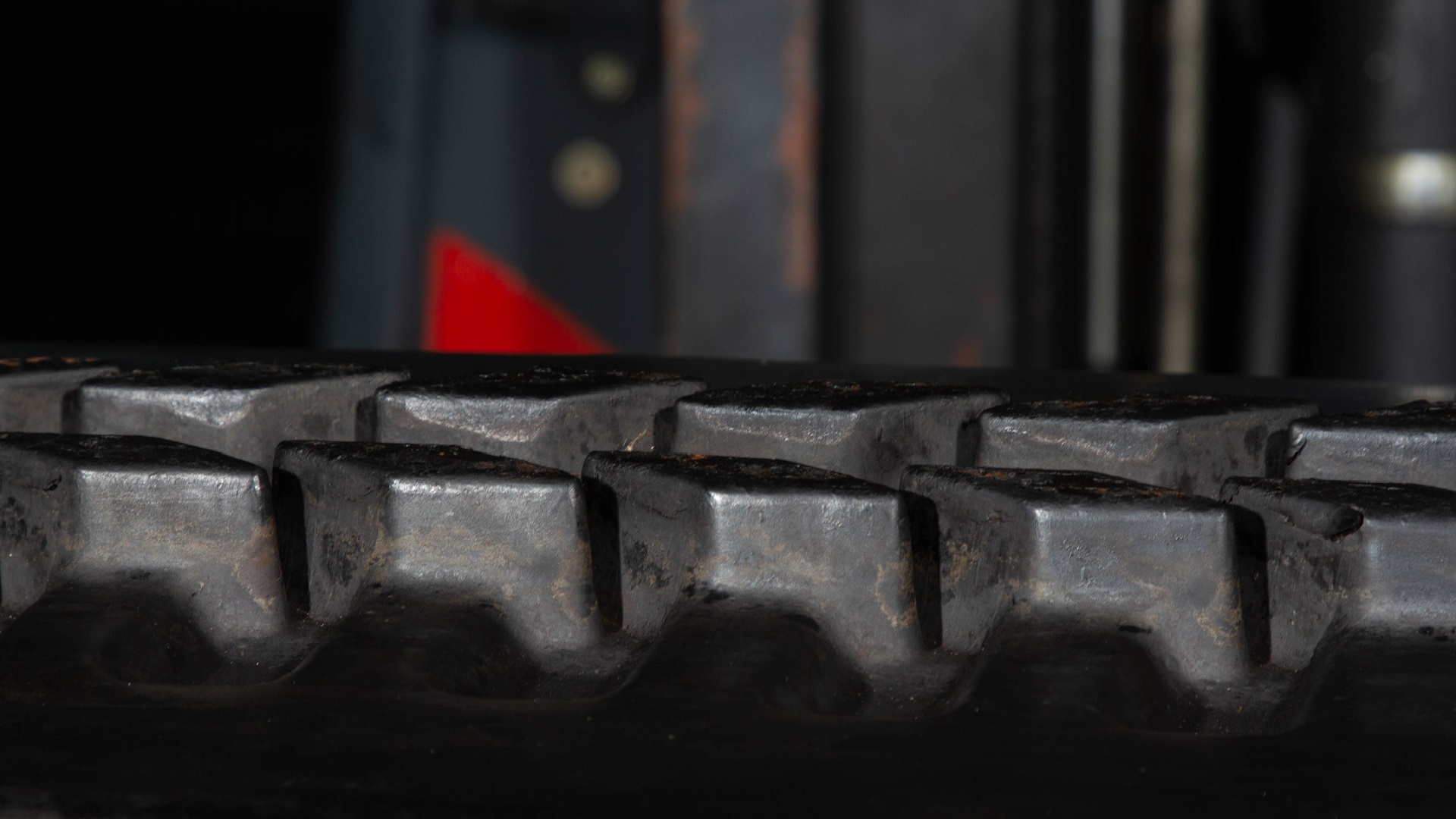 Anti-vibration rubber tracks